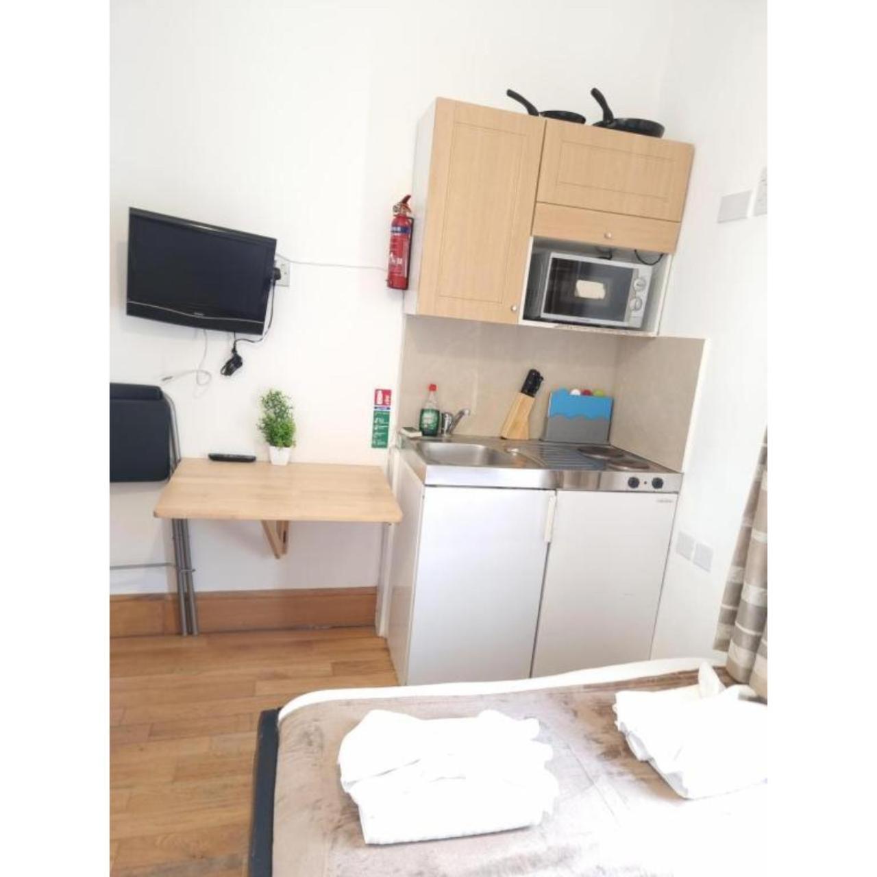 F204-Compact 2Nd Flr Studio Fits 2-Near Hyde Park London Bagian luar foto